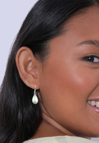 Boucles d'oreilles Nenalina en blanc : devant
