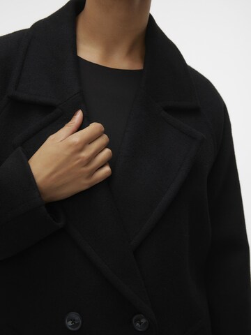 Manteau mi-saison 'HAZEL' VERO MODA en noir