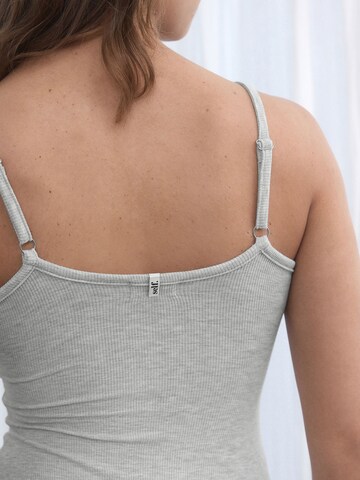 self. Kleid in Grau