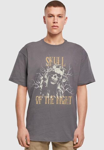 Merchcode T-Shirt 'Halloween - Skull Of The Night' in Grau: Vorderseite
