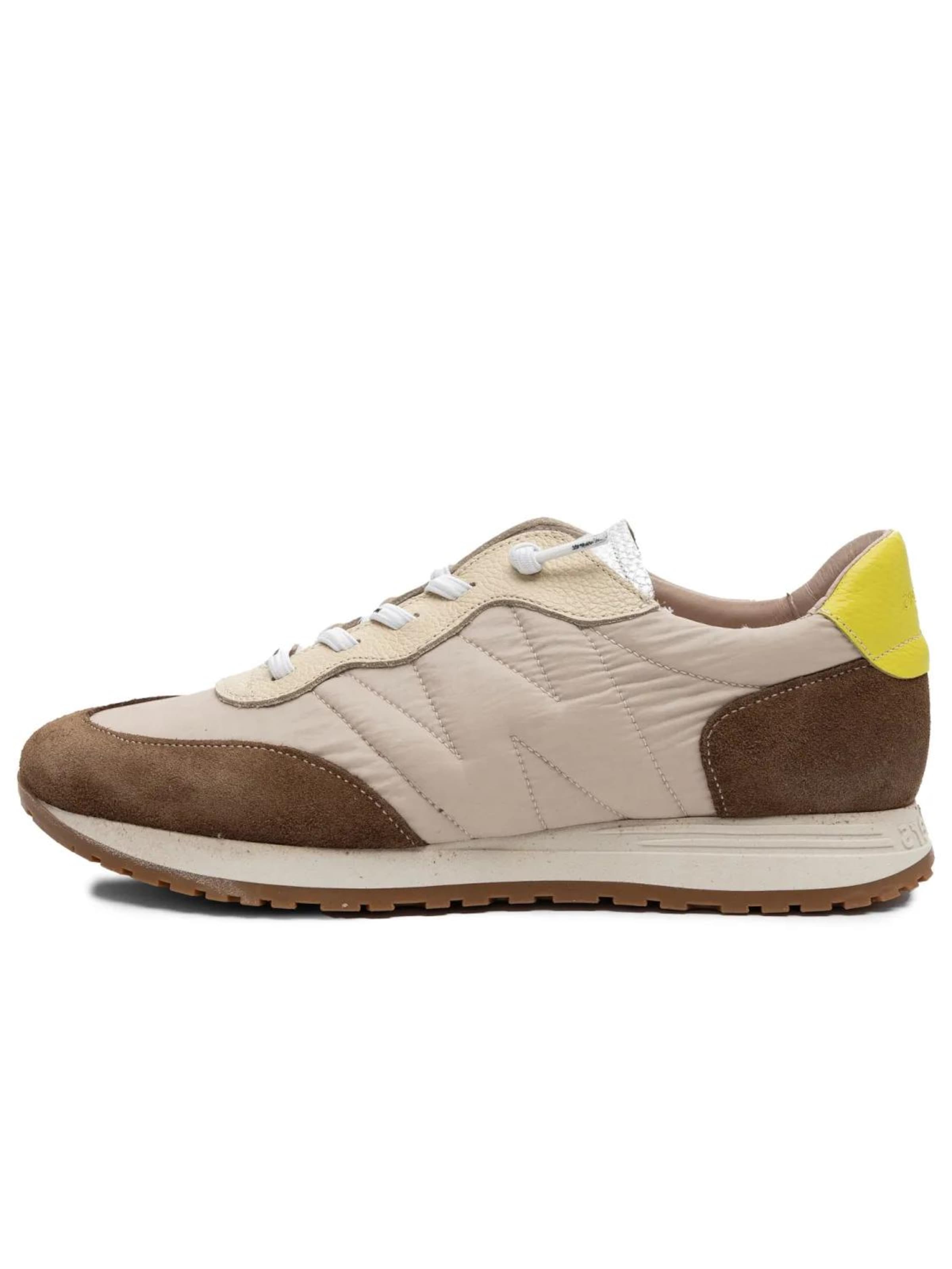 Wonders Platform trainers in Beige: front