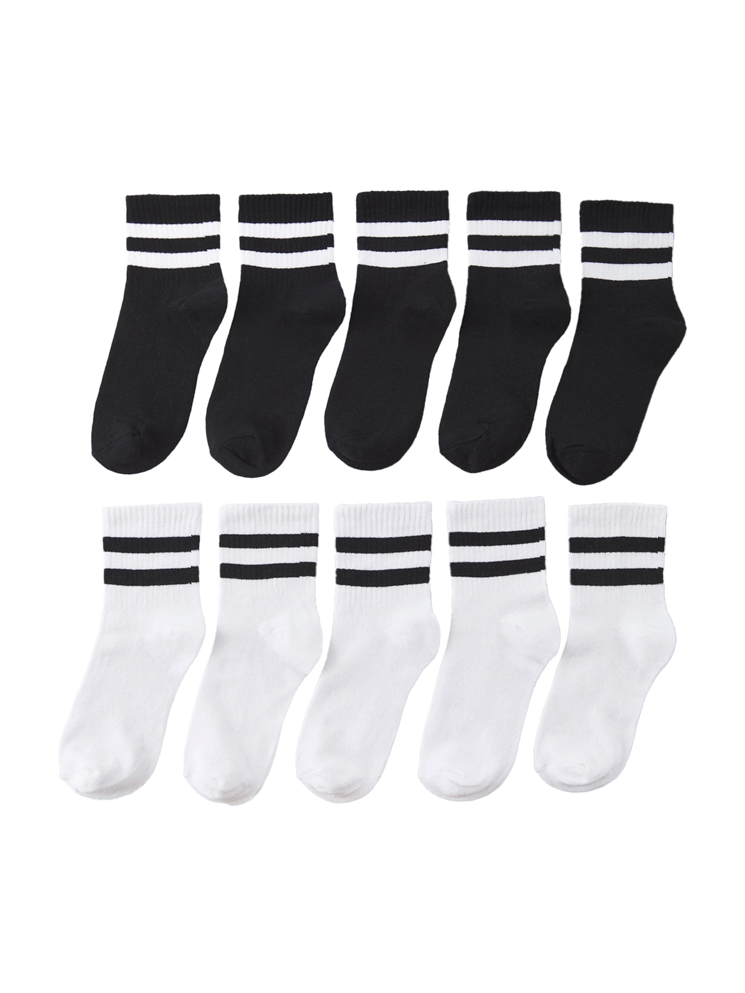 Trendyol Socks in Black: front