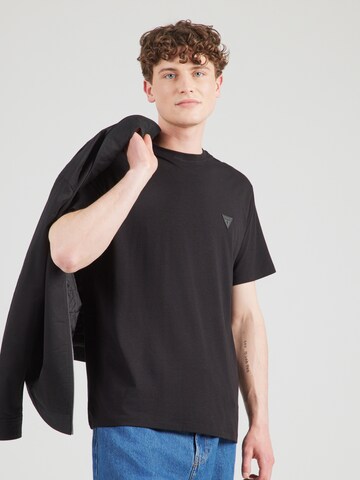 GUESS Póló - fekete: elől