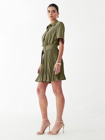 Willa Рокля тип риза 'Mckenzi' в зелено