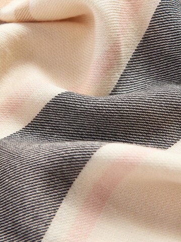 Barbour Scarf 'Broxburn' in Beige