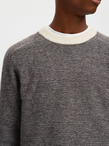 SELECTED Sweater in Brown