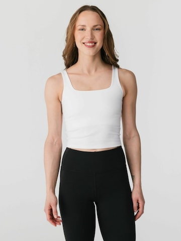 Top ' Tommy ' di Girlfriend Collective in bianco: frontale