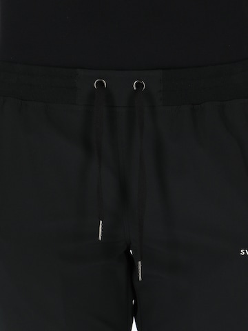 SWEDEMOUNT Regular Sporthose‌‌‌‌‌‌‌ in Schwarz