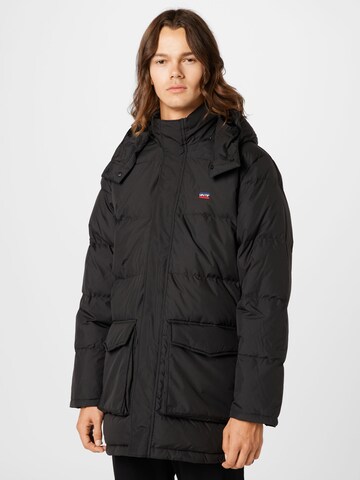 LEVI'S ® Winterjas 'Fillmore Mid Parka 2.0' in Zwart: voorkant