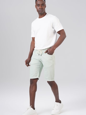 Regular Pantalon M.O.D MIRACLE OF DENIM en vert : devant