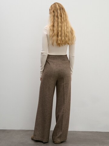 ABOUT YOU x Marie von Behrens Regular Trousers with creases in Beige