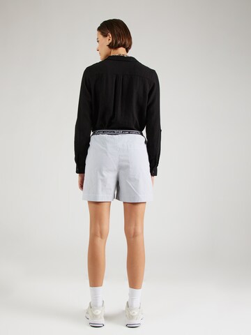 Esmé Studios Regular Shorts 'Ruby' in Blau
