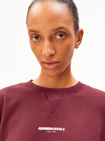 ARMEDANGELS Sweatshirt GMT DYE CREWNECK in Rot