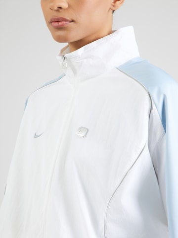 Nike Sportswear Φθινοπωρινό και ανοιξιάτικο μπουφάν 'SHOX' σε λευκό