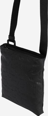 Calvin Klein Jeans - Bolso de hombro en negro: frente