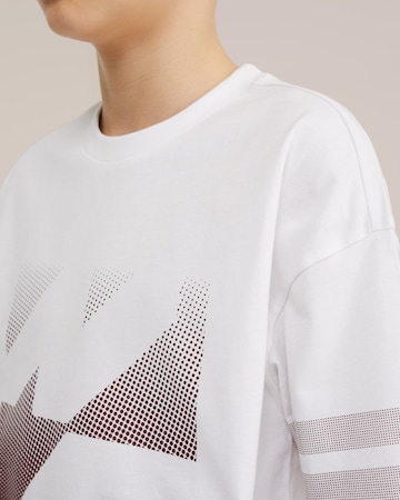 Tricou de la WE Fashion pe alb