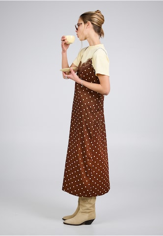 OH APRIL - Vestido 'Alma' en marrón