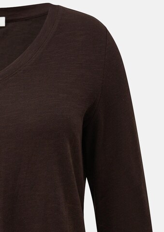 T-shirt s.Oliver CURVE en marron : devant