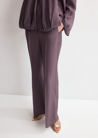 MANGO Regular Hose in Lila: Vorderseite