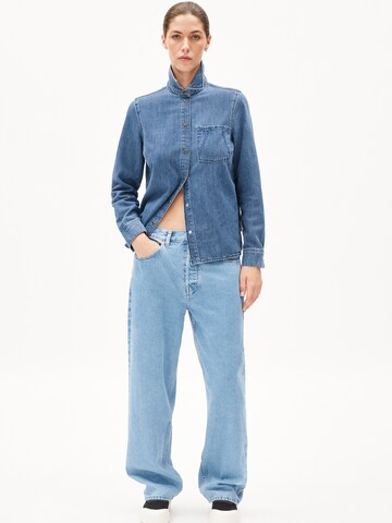 ARMEDANGELS Loosefit Jeans 'HAAYI' in Blauw: voorkant