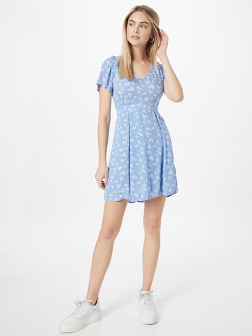 ABOUT YOU Letní šaty 'Valeria' – modrá