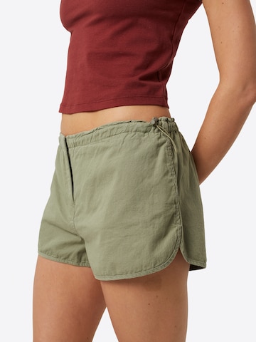 regular Pantaloni di BRAVE SOUL in verde