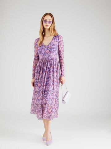 Robe 'FREJA' NÜMPH en rose