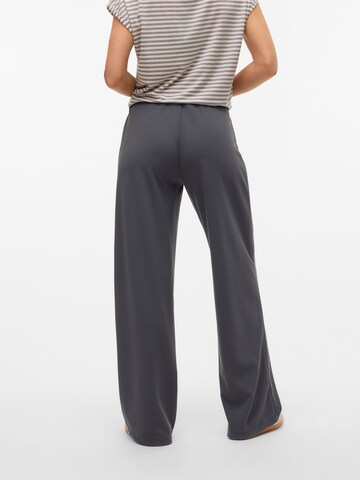 VERO MODA Wide Leg Housut värissä harmaa