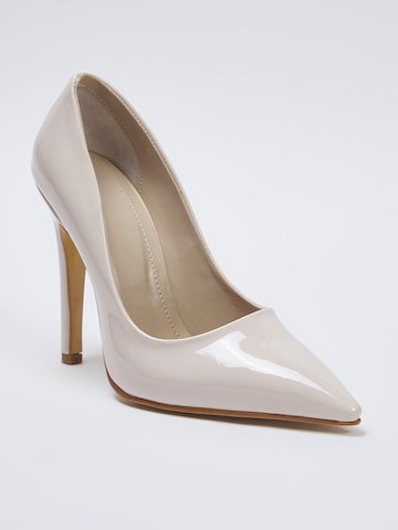 Trendyol - Zapatos con plataforma en beige