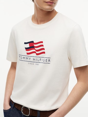 TOMMY HILFIGER Paita 'MAIN FLAG' värissä keltainen