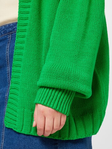 Cardigan 'MILLE' ONLY Carmakoma en vert