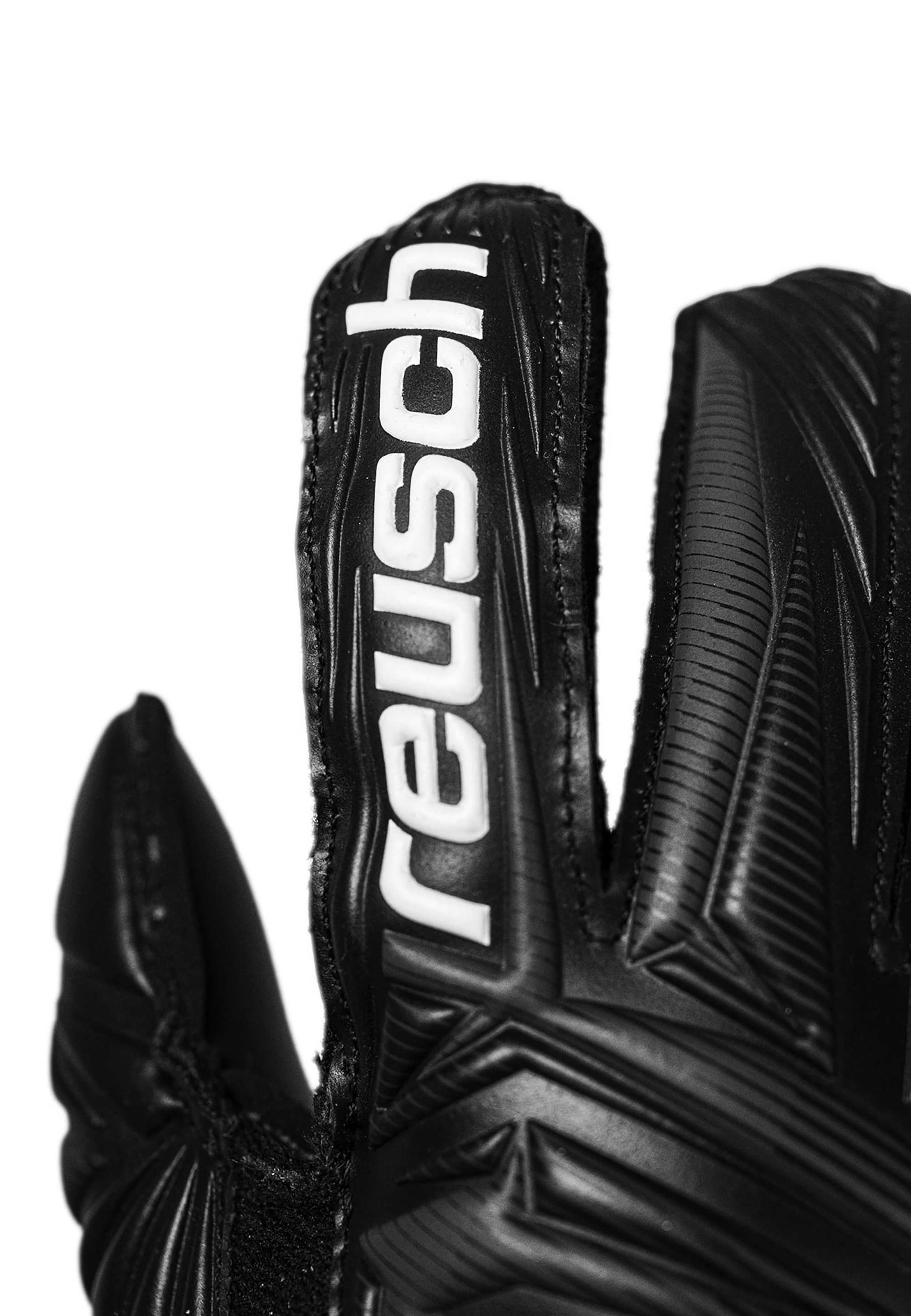 REUSCH Athletic Gloves 'Attrakt Infinity Junior' in Black