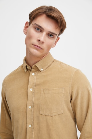 Casual Friday Regular fit Overhemd 'Anton' in Bruin