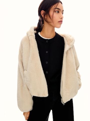 Bershka Between-Season Jacket in Beige: front