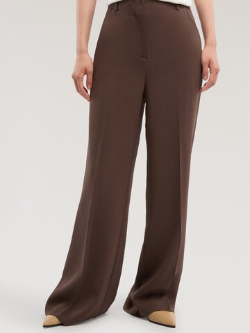 Regular Pantalon Trussardi en marron : devant