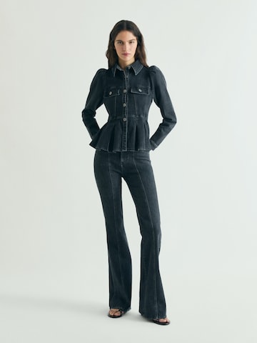 Scalpers Laienev Teksapüksid 'New Candy', värv hall: eest vaates