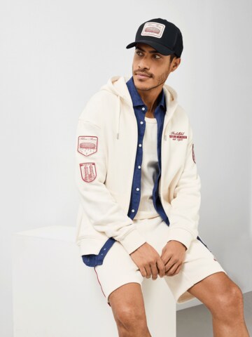 FC BAYERN MÜNCHEN Zip-Up Hoodie München in Weiß