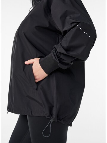 Geacă funcțională de la Active by Zizzi pe negru