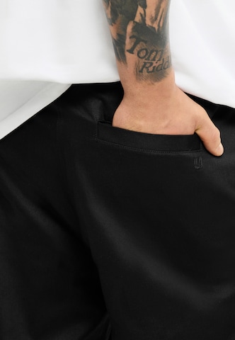 Johnny Urbanregular Chino hlače 'Ari' - crna boja