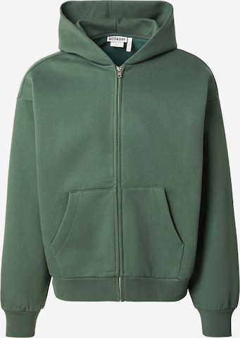 Veste de survêtement WEEKDAY en vert : devant
