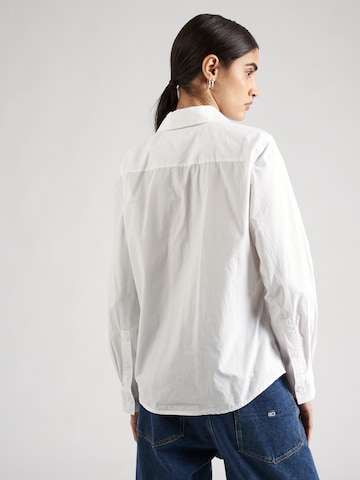 Camicia da donna 'ESSENTIAL' di TOMMY HILFIGER in bianco