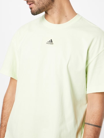 ADIDAS SPORTSWEAR Λειτουργικό μπλουζάκι σε πράσινο