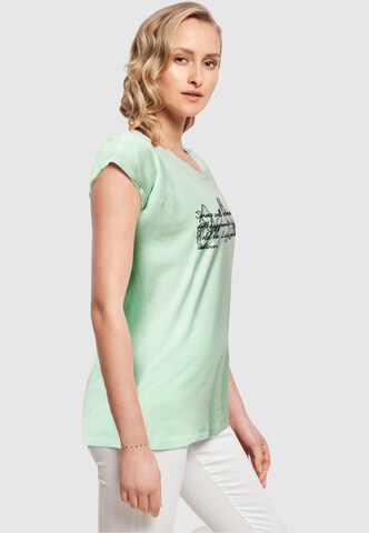 Merchcode Shirt 'Spring Saying' in Groen