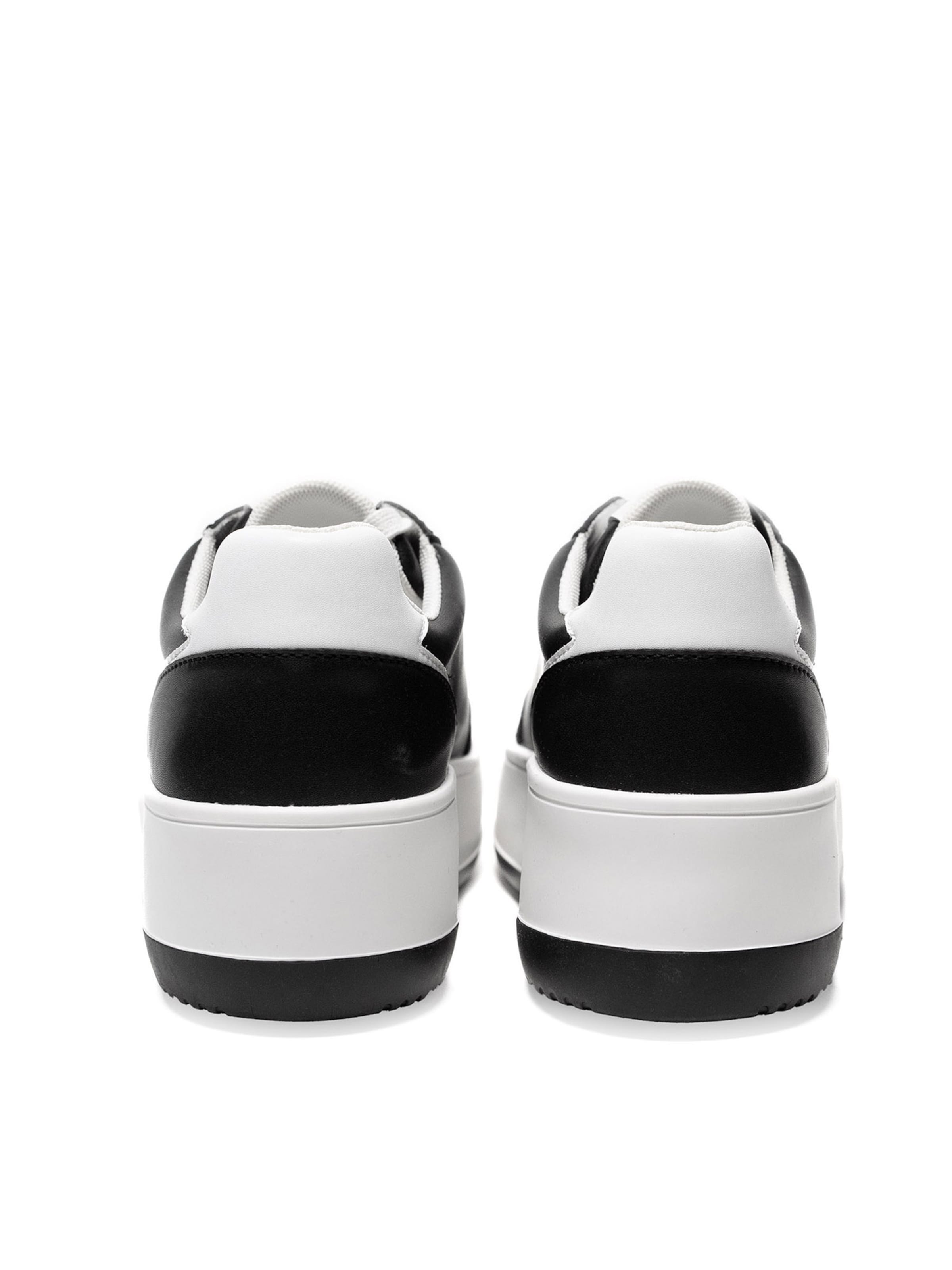 Gattinoni Sneakers in Black