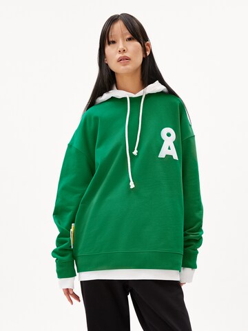 ARMEDANGELS Sweatshirt 'Sasha' in Groen: voorkant