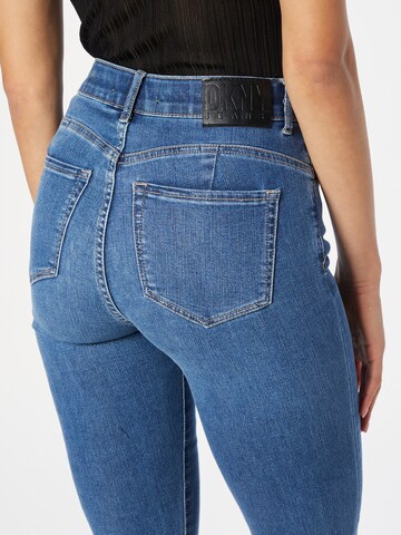 DKNY Skinny Jeansy 'BLEEKER' w kolorze niebieski