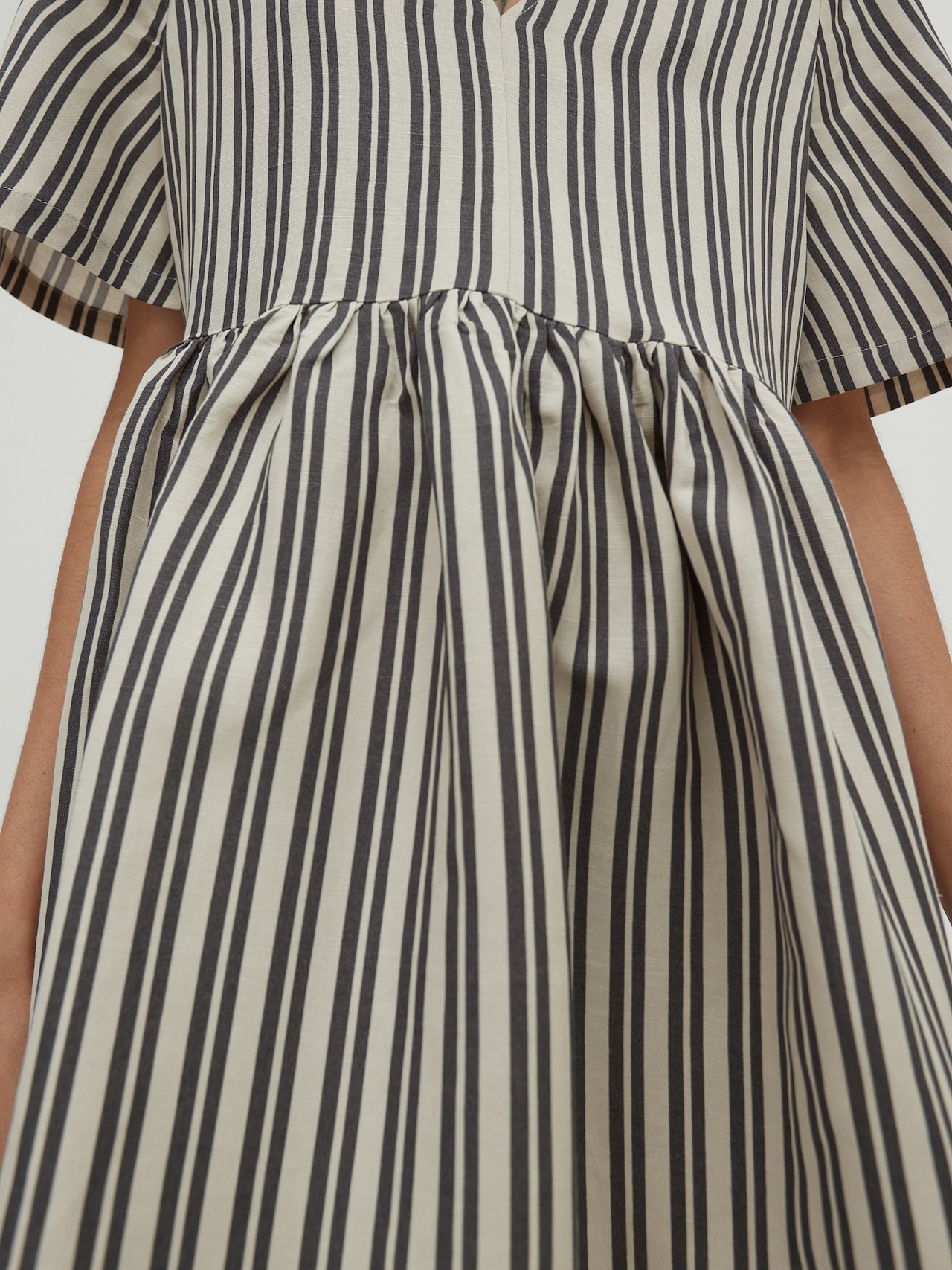 EDITED Produkte Kleid 'Mabel' schwarz