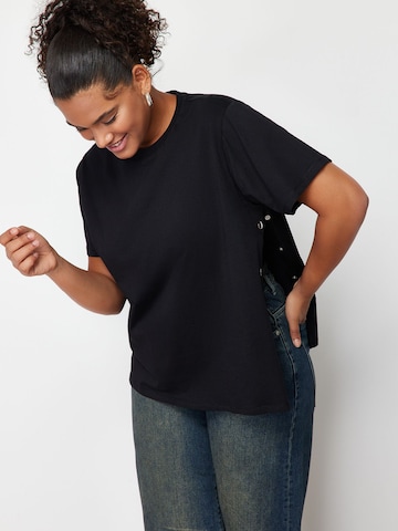 Trendyol Curve Shirt in Zwart