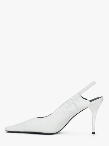 Décolleté '618-6' di Estro in bianco