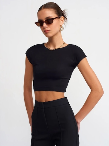 Dilvin Blouse in Zwart: voorkant